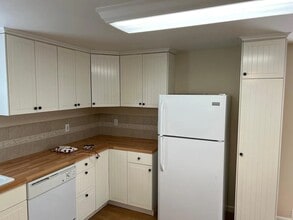 419 Tyndall St in Los Altos, CA - Building Photo - Building Photo