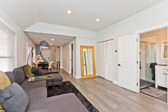 1708 S Morgan St, Unit 2R in Chicago, IL - Foto de edificio - Building Photo