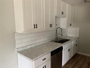 442 NW 23rd St in Grand Prairie, TX - Building Photo - Building Photo