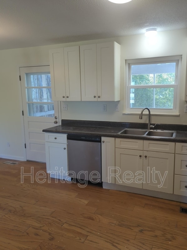 1304 E Woodshire Dr in Knoxville, TN - Building Photo - Building Photo