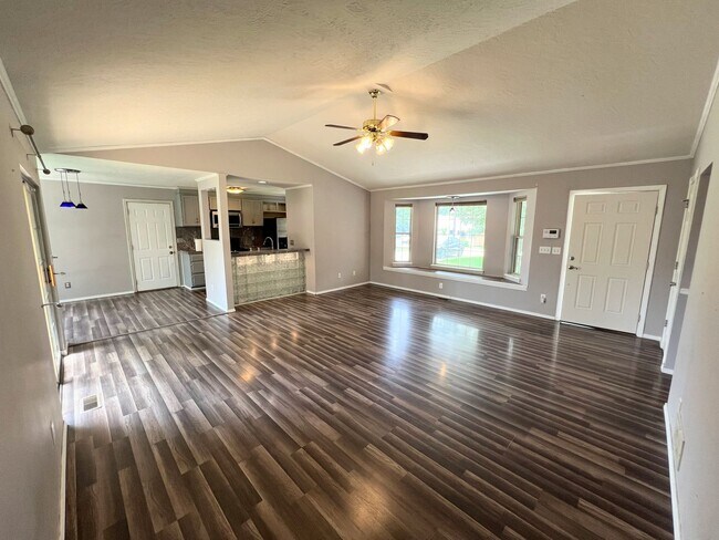 16950 Lensman Dr in St. Robert, MO - Building Photo - Building Photo