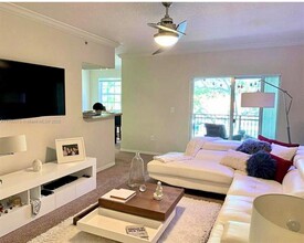 100 SW 117th Terrace in Pembroke Pines, FL - Foto de edificio - Building Photo