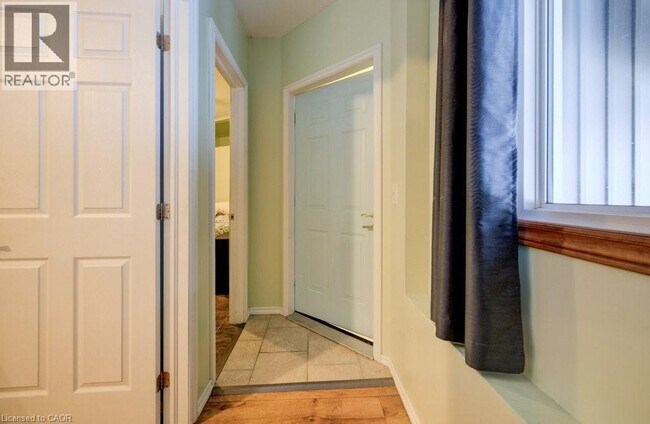 4 Perin Pl in Kitchener, ON - Building Photo - Building Photo