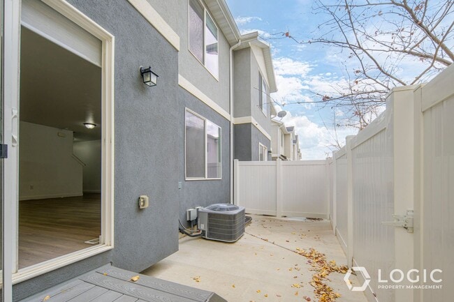 12452 S Duet Dr in Herriman, UT - Building Photo - Building Photo