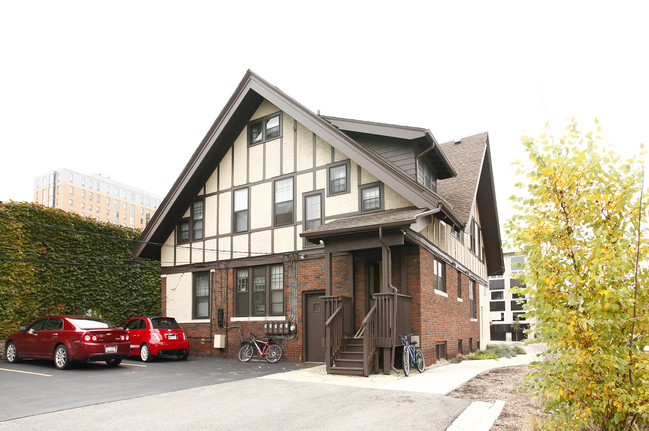 335-339 E Huron St in Ann Arbor, MI - Foto de edificio - Building Photo