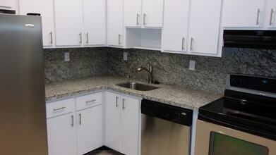 4760 NW 102nd Ave, Unit 208 in Doral, FL - Building Photo - Building Photo