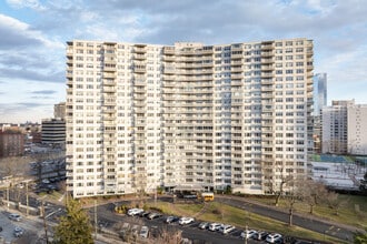 Mediterranean Towers North & South in Fort Lee, NJ - Building Photo - Building Photo