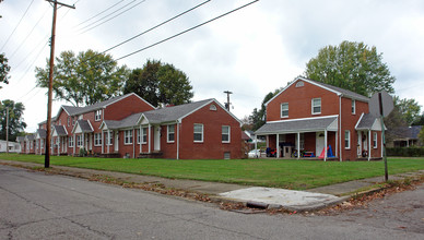 112 W Park Ave in Hubbard, OH - Building Photo - Building Photo