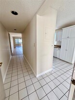 10426 E Clairmont Cir in Tamarac, FL - Building Photo