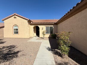 2240 Shadow Canyon Dr in Henderson, NV - Foto de edificio - Building Photo