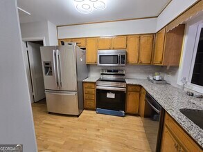 1652 N Gatewood Rd NE in Atlanta, GA - Building Photo - Building Photo