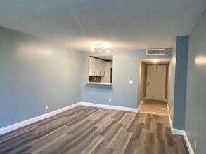 5980 NW 64th Ave in Fort Lauderdale, FL - Building Photo - Building Photo