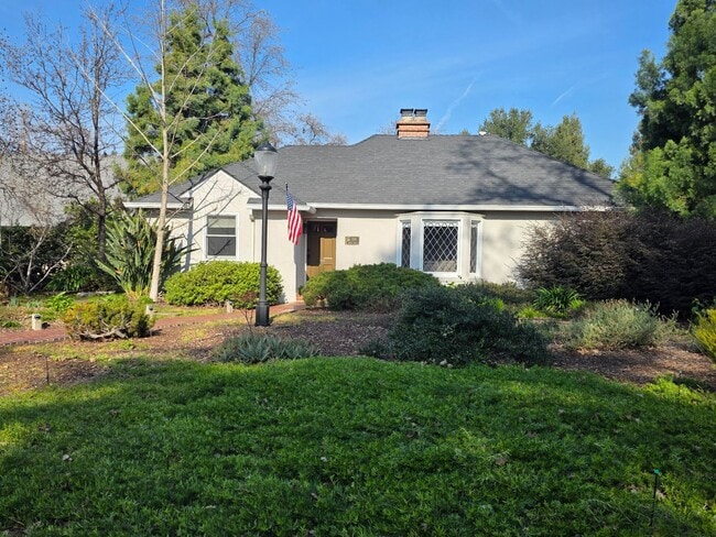 property at 1510 W Beverly Dr