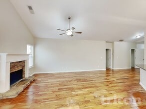 58 Village Pass in Newnan, GA - Foto de edificio - Building Photo