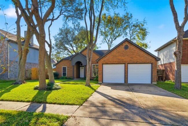 16531 Tranquil Dr in Sugar Land, TX - Building Photo - Building Photo