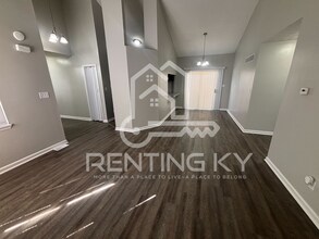 206 Coconut Grove Dr in Nicholasville, KY - Building Photo - Building Photo