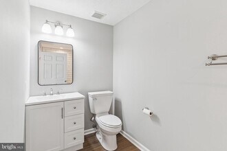 699 Winding Stream Way in Odenton, MD - Building Photo - Building Photo