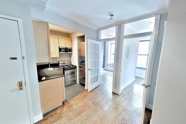 property at 420 E 9th St
