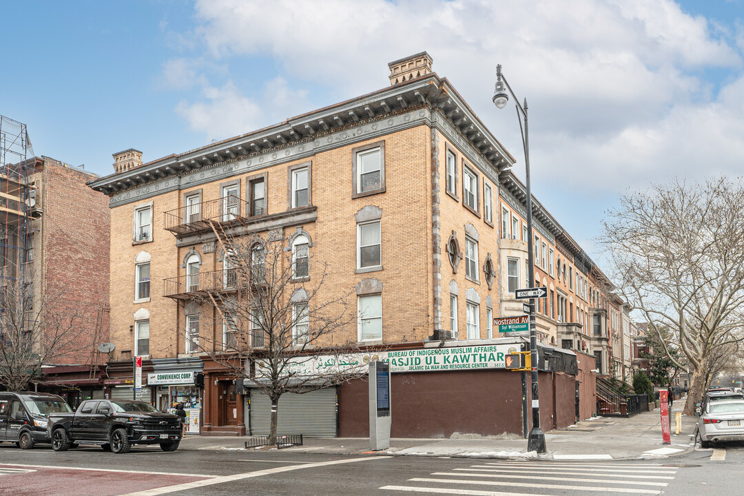 691 Nostrand Ave in Brooklyn, NY - Building Photo