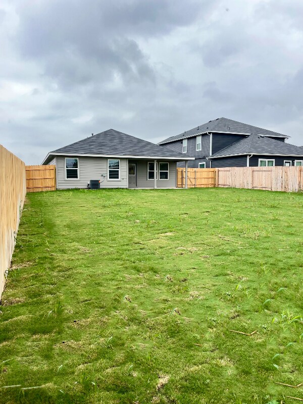 264 Denali Dr in Kyle, TX - Foto de edificio - Building Photo