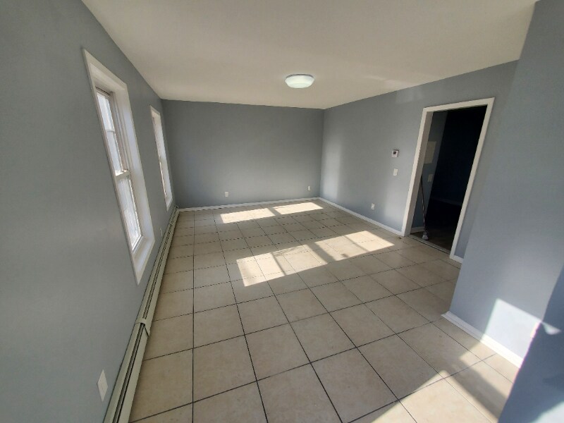 16 Amity St in Paterson, NJ - Building Photo