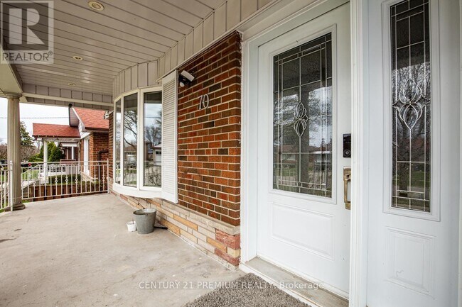 70 Moraine Hill Dr in Toronto, ON - Building Photo - Building Photo