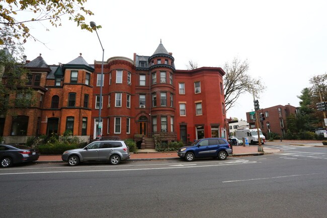 1105 E Capitol St SE in Washington, DC - Building Photo - Building Photo