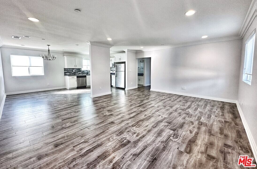 4829 W 17th St in Los Angeles, CA - Building Photo