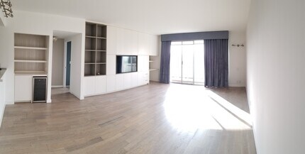 321 S San Vicente Blvd, Unit 601 in Los Angeles, CA - Building Photo - Building Photo