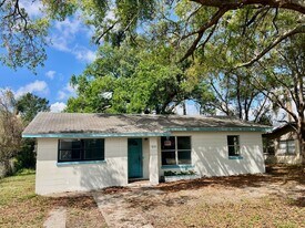 515 Norfolk Cir in Lakeland, FL - Building Photo