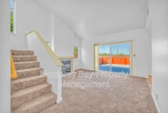 143 Seal Ct in Marina, CA - Building Photo - Building Photo