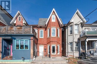 1244 College St in Toronto, ON - Building Photo - Building Photo