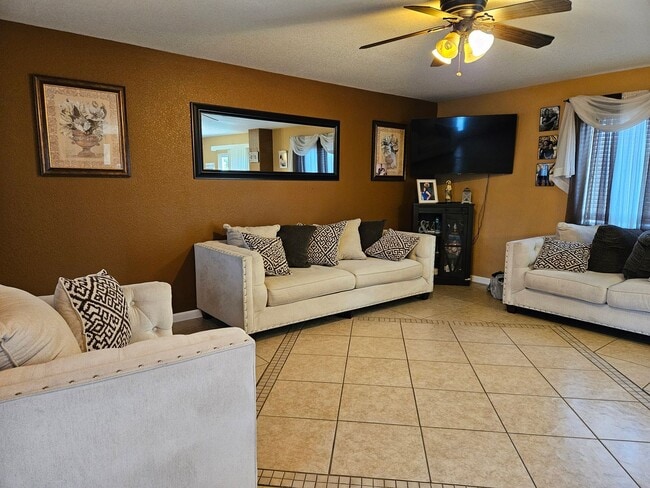 2402 Lagoon Ct in Evans, CO - Building Photo - Building Photo