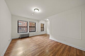 5417 Kenmore LLC in Chicago, IL - Building Photo - Interior Photo