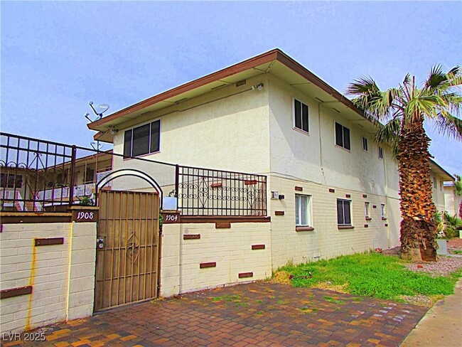 property at 1908 Rexford Dr