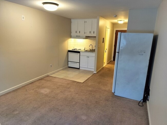 61 Fairmount St, Unit 6 in Marlborough, MA - Foto de edificio - Building Photo