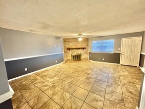 3312 N Vista Dr in Hobbs, NM - Building Photo - Building Photo