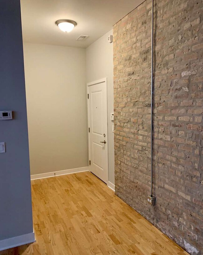 6125 N Clark St in Chicago, IL - Building Photo - Building Photo