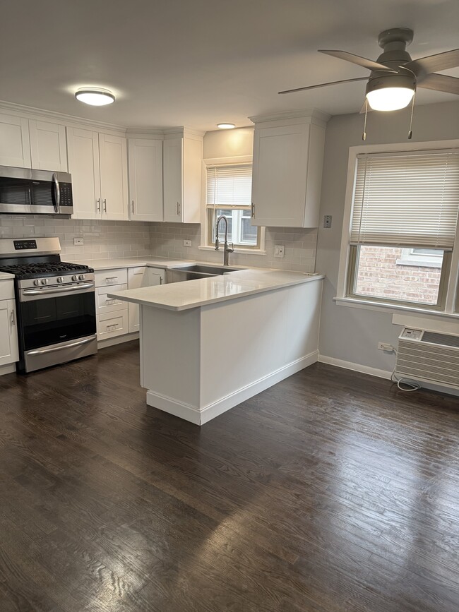 8222 Grand Ave, Unit 3a