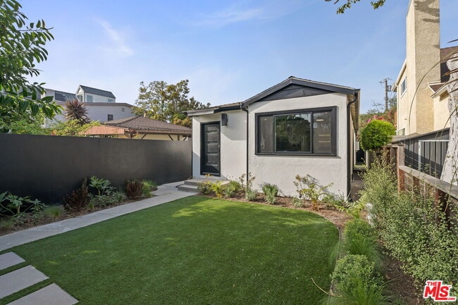 841 Oxford Ave in Los Angeles, CA - Building Photo - Building Photo