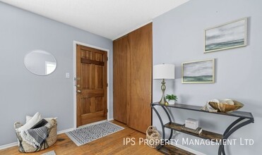 5 bed | 2 Bath - Beautiful Neighbourhood in Belleville, ON - Building Photo - Building Photo