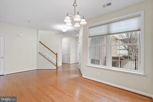 44306 Stableford Square in Ashburn, VA - Building Photo