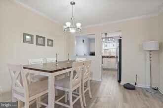 10529 Reed's Landing Cir in Burke, VA - Building Photo - Building Photo