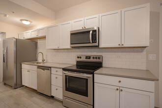 The Church Street Apartments in Crystal Lake, IL - Building Photo - Interior Photo