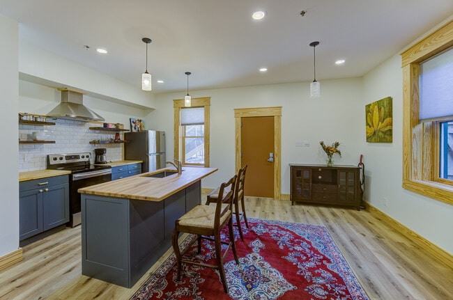 1220 Adams St, Unit 1 in Vicksburg, MS - Building Photo - Building Photo