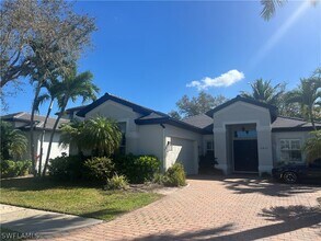 6853 Il Regalo Cir in Naples, FL - Building Photo - Building Photo
