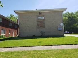 1002 Parkwood Dr in Joliet, IL - Building Photo