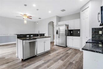 2540 SW 85th Terrace in Miramar, FL - Building Photo - Building Photo