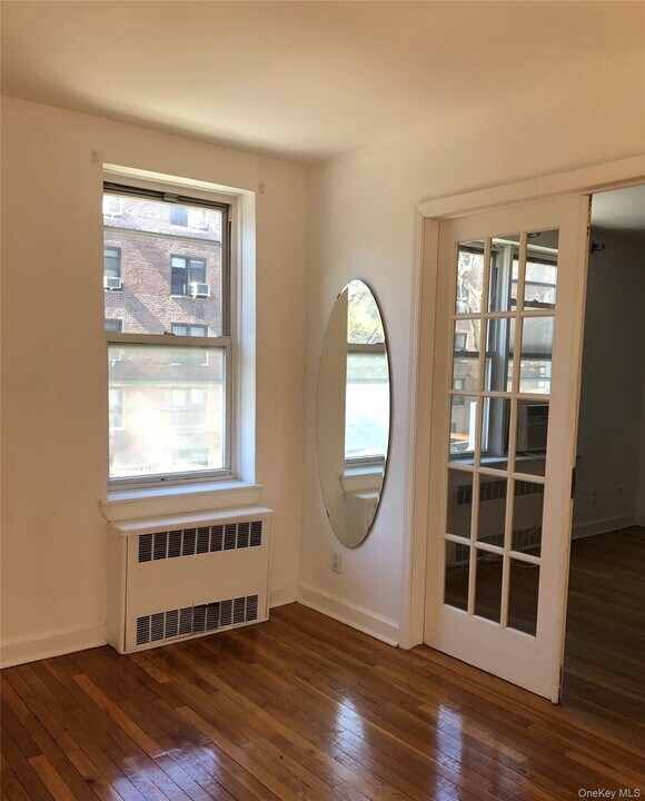 66-33 Yellowstone Blvd in Queens, NY - Building Photo