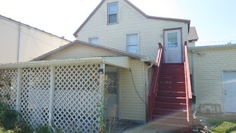 105 S White Horse Pike in Berlin, NJ - Building Photo